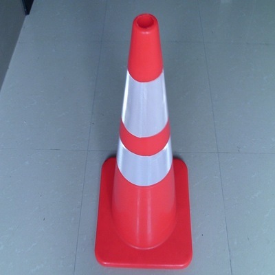 上海施越交通設施 專業生產75cm雪糕筒及PVC交通路錐，優質路障解決方案
